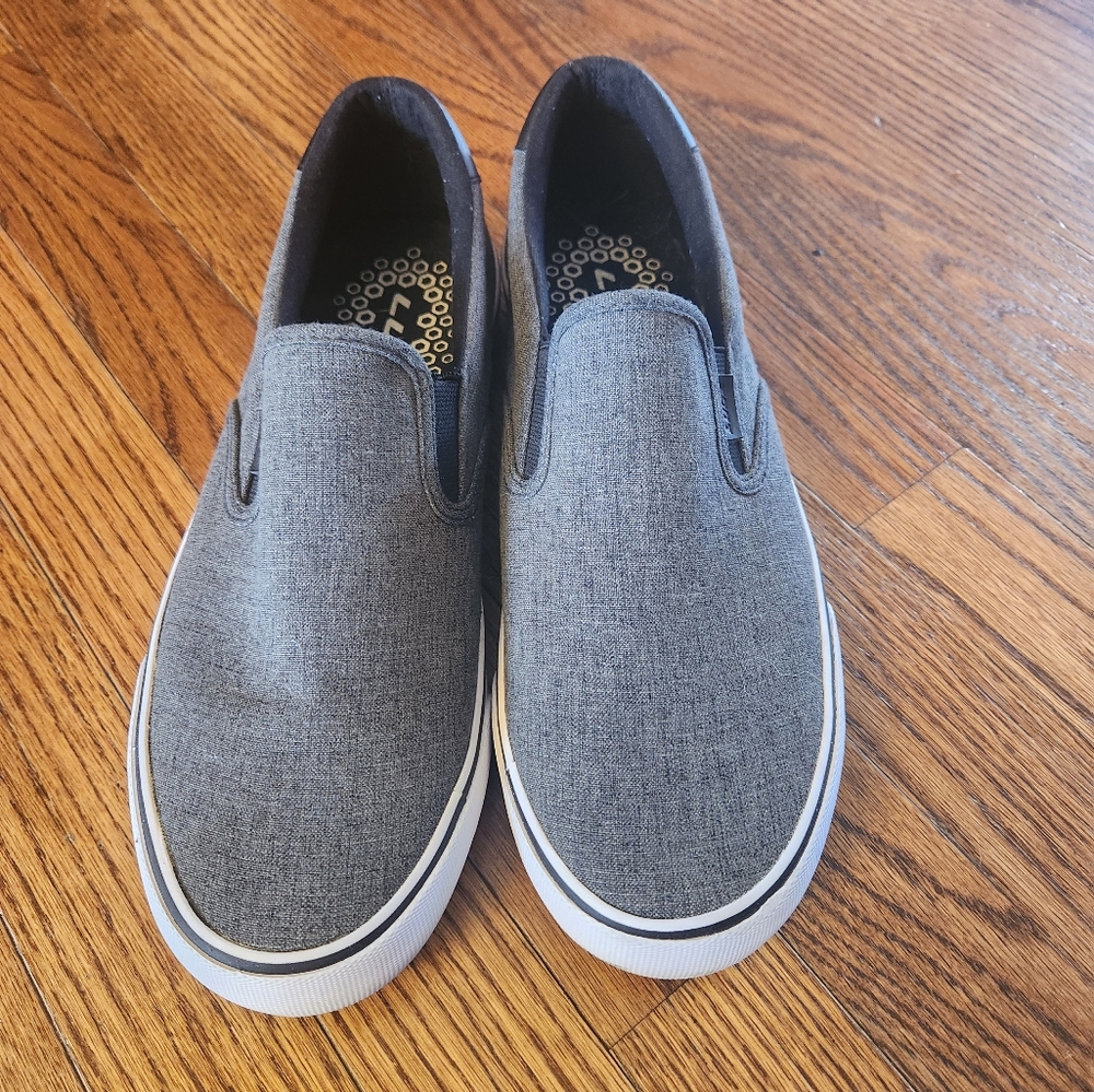 Lugz Clipper Slip On  Mens Grey Sneakers Casual Shoes Size 9 EUC - Picture 5 of 10